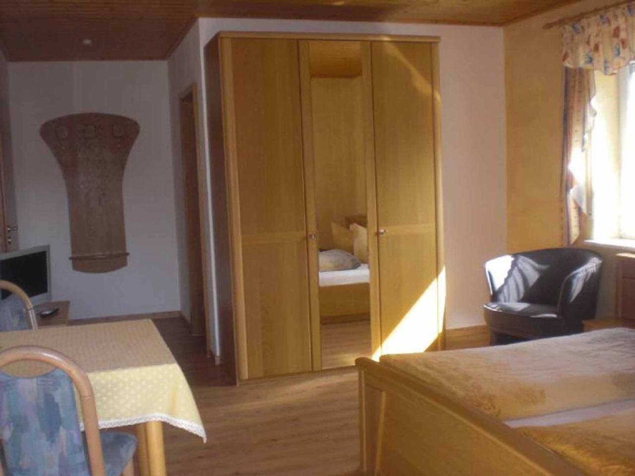 Pension Haus Am Heubach Бад-Штаффельштайн Екстер'єр фото